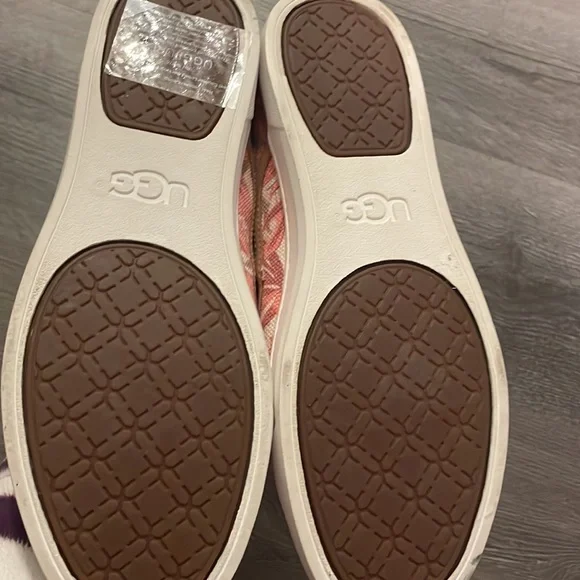 UGG® Tropical Blush Fierce Island Floral Slip-On Sneaker - Women,9/40!NWT - Picture 6 of 8